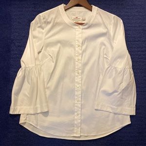 Vineyard Vines blouse with flounce sleeves Size 6